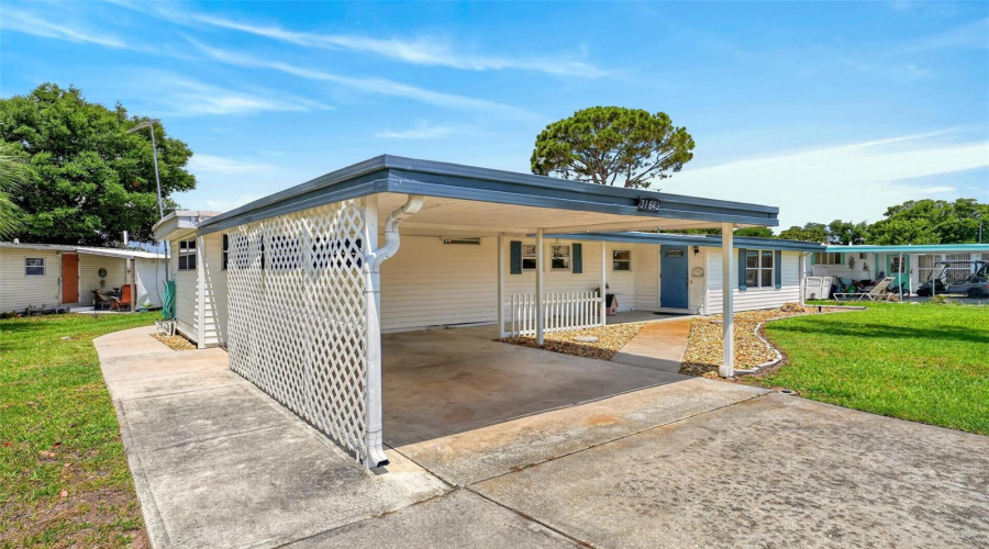 Tavares, Florida 32778, 3 Bedroom Bedrooms, ,2 Bathroombathrooms,Residential,For Sale,Howard,0,Mfrg5112594