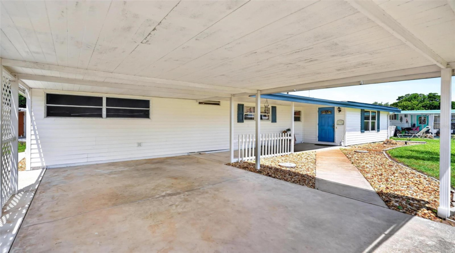 Tavares, Florida 32778, 3 Bedroom Bedrooms, ,2 Bathroombathrooms,Residential,For Sale,Howard,0,Mfrg5112594