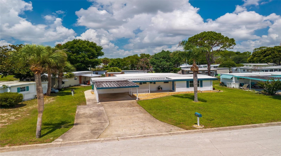 Tavares, Florida 32778, 3 Bedroom Bedrooms, ,2 Bathroombathrooms,Residential,For Sale,Howard,0,Mfrg5112594