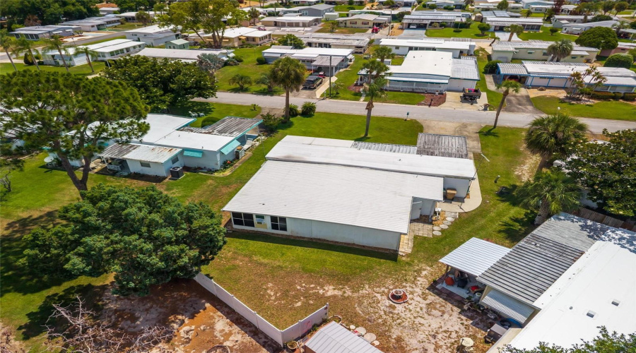 Tavares, Florida 32778, 3 Bedroom Bedrooms, ,2 Bathroombathrooms,Residential,For Sale,Howard,0,Mfrg5112594