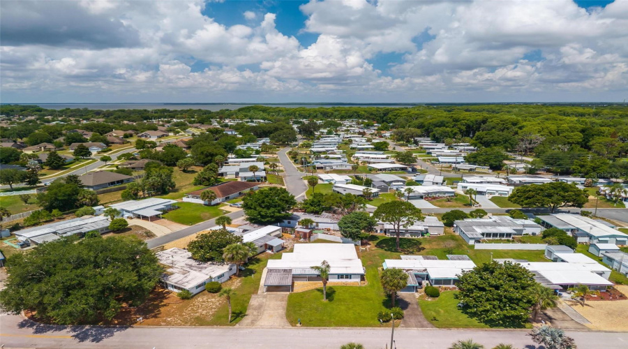 Tavares, Florida 32778, 3 Bedroom Bedrooms, ,2 Bathroombathrooms,Residential,For Sale,Howard,0,Mfrg5112594