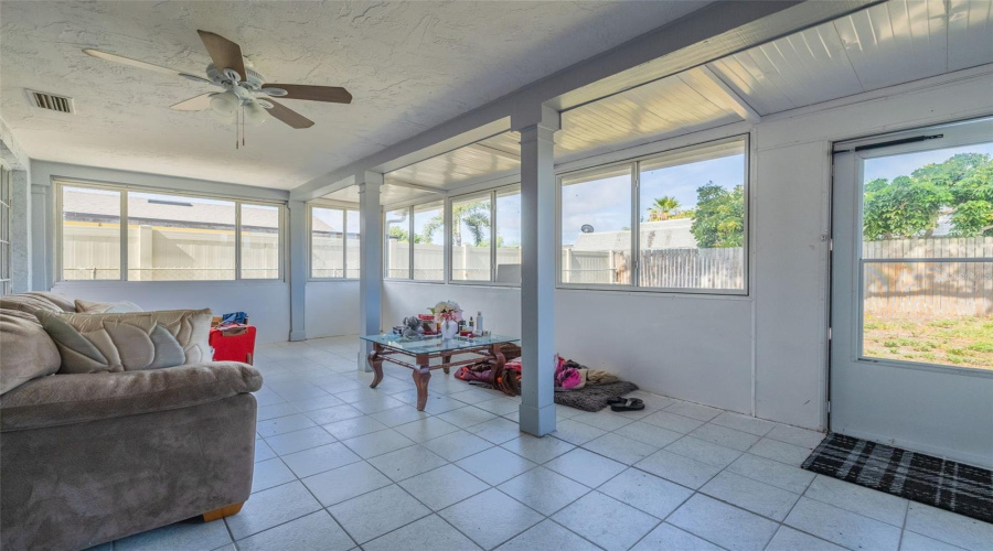 Enclosed Florida Room!