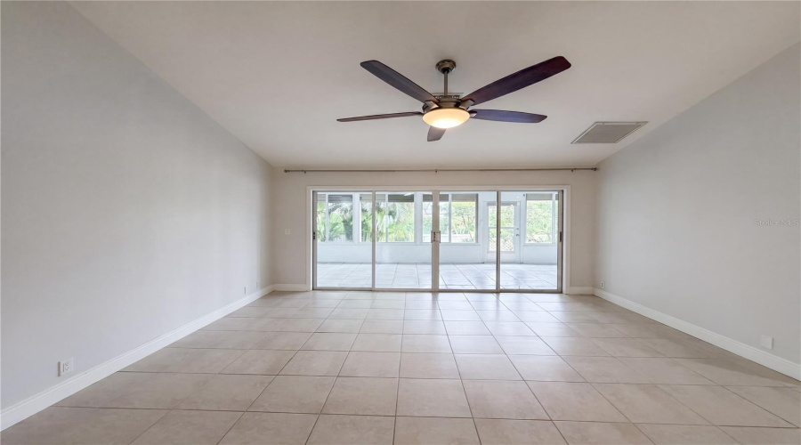 Bradenton, Florida 34210, 2 Bedroom Bedrooms, ,2 Bathroombathrooms,Residential,For Sale,61St Avenue,0,Mfro6412728