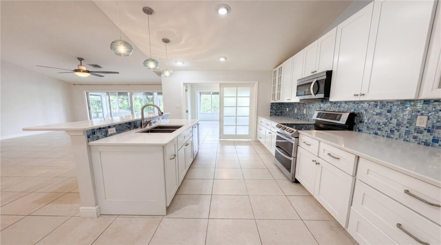 Bradenton, Florida 34210, 2 Bedroom Bedrooms, ,2 Bathroombathrooms,Residential,For Sale,61St Avenue,0,Mfro6412728