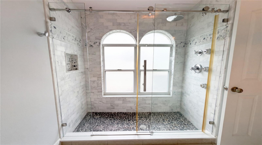 Bradenton, Florida 34210, 2 Bedroom Bedrooms, ,2 Bathroombathrooms,Residential,For Sale,61St Avenue,0,Mfro6412728