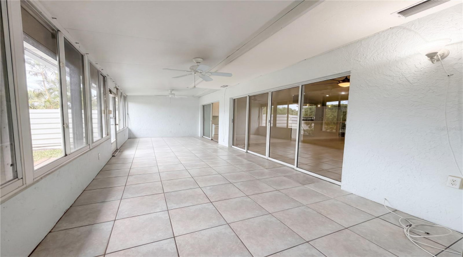 Bradenton, Florida 34210, 2 Bedroom Bedrooms, ,2 Bathroombathrooms,Residential,For Sale,61St Avenue,0,Mfro6412728
