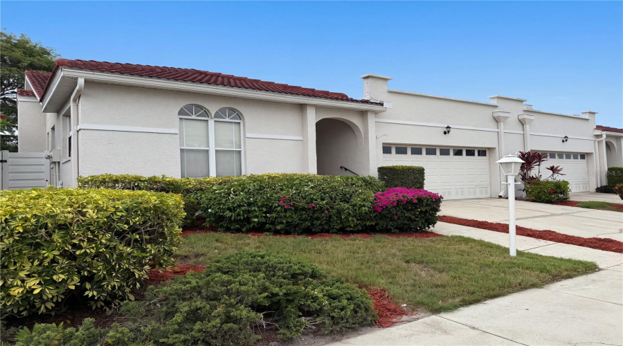 Bradenton, Florida 34210, 2 Bedroom Bedrooms, ,2 Bathroombathrooms,Residential,For Sale,61St Avenue,0,Mfro6412728