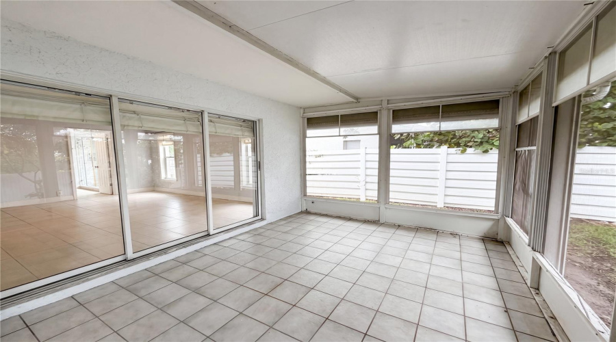 Bradenton, Florida 34210, 2 Bedroom Bedrooms, ,2 Bathroombathrooms,Residential,For Sale,61St Avenue,0,Mfro6412728