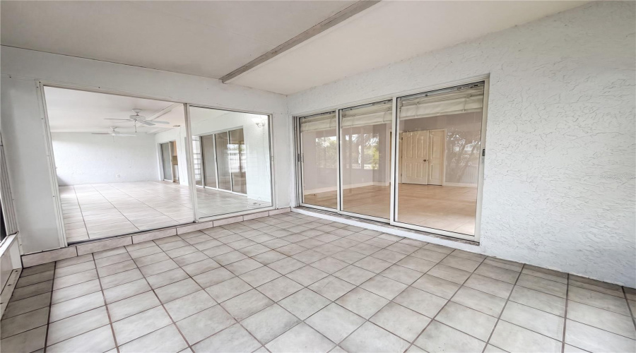 Bradenton, Florida 34210, 2 Bedroom Bedrooms, ,2 Bathroombathrooms,Residential,For Sale,61St Avenue,0,Mfro6412728