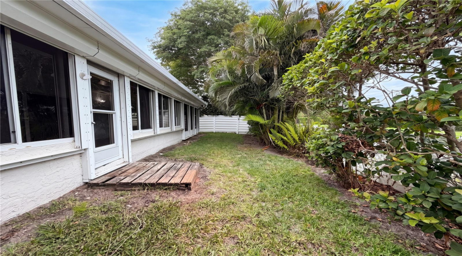 Bradenton, Florida 34210, 2 Bedroom Bedrooms, ,2 Bathroombathrooms,Residential,For Sale,61St Avenue,0,Mfro6412728