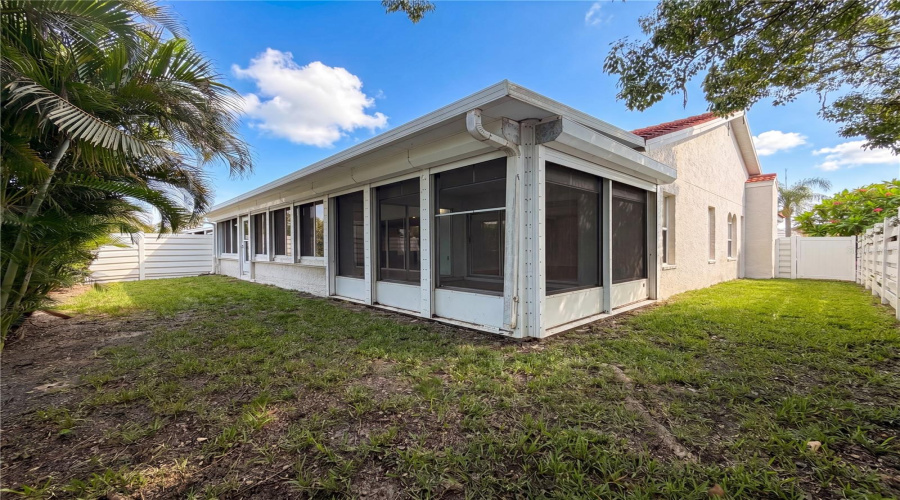 Bradenton, Florida 34210, 2 Bedroom Bedrooms, ,2 Bathroombathrooms,Residential,For Sale,61St Avenue,0,Mfro6412728