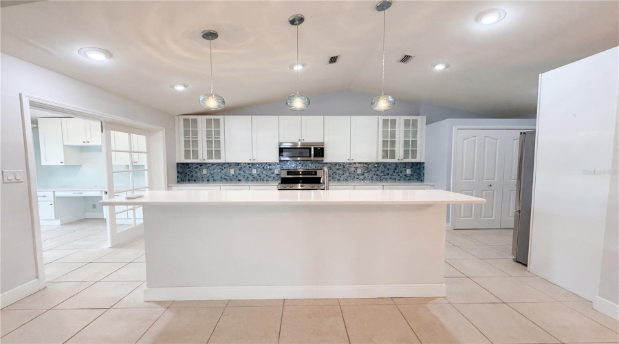 Bradenton, Florida 34210, 2 Bedroom Bedrooms, ,2 Bathroombathrooms,Residential,For Sale,61St Avenue,0,Mfro6412728