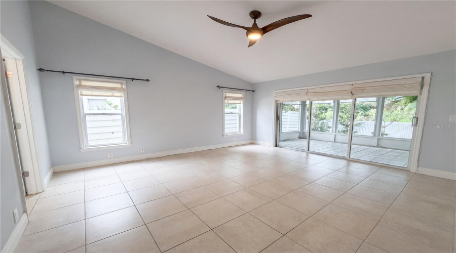 Bradenton, Florida 34210, 2 Bedroom Bedrooms, ,2 Bathroombathrooms,Residential,For Sale,61St Avenue,0,Mfro6412728