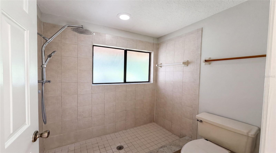 Lake Mary, Florida 32746, 4 Bedroom Bedrooms, ,2 Bathroombathrooms,Residential,For Sale,Sprucewood,0,Mfro6426839