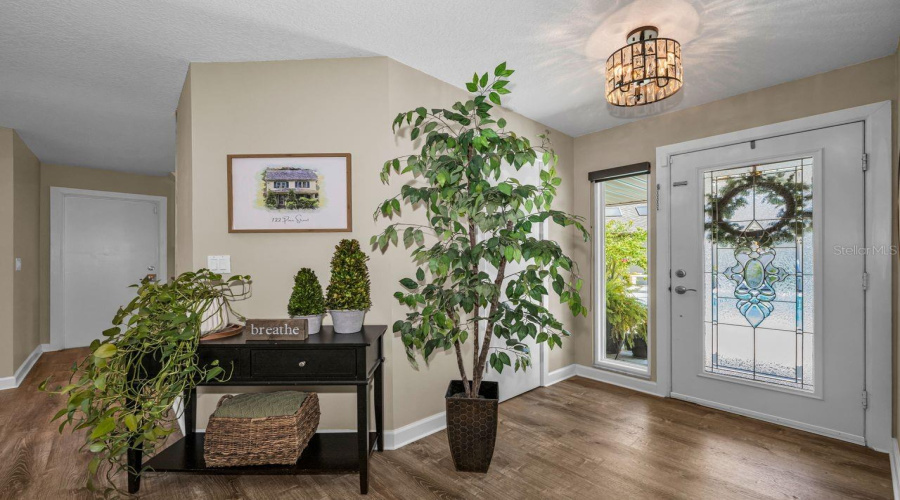 Tampa, Florida 33635, 3 Bedroom Bedrooms, ,2 Bathroombathrooms,Residential,For Sale,Silvermill,0,Mfrtb8539438