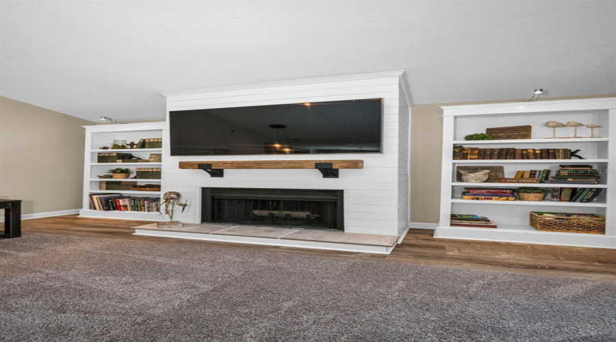 Tampa, Florida 33635, 3 Bedroom Bedrooms, ,2 Bathroombathrooms,Residential,For Sale,Silvermill,0,Mfrtb8539438