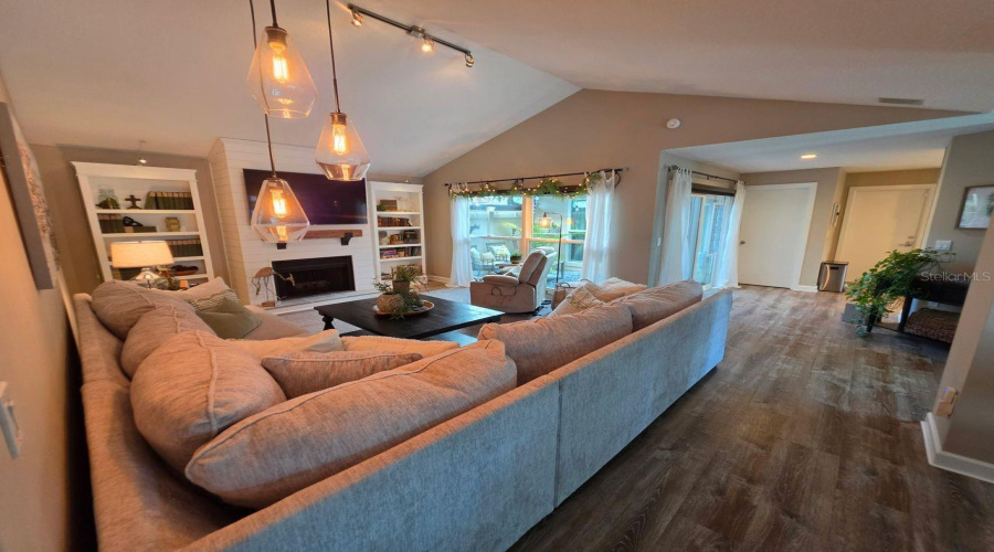 Tampa, Florida 33635, 3 Bedroom Bedrooms, ,2 Bathroombathrooms,Residential,For Sale,Silvermill,0,Mfrtb8539438