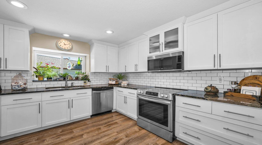 Tampa, Florida 33635, 3 Bedroom Bedrooms, ,2 Bathroombathrooms,Residential,For Sale,Silvermill,0,Mfrtb8539438