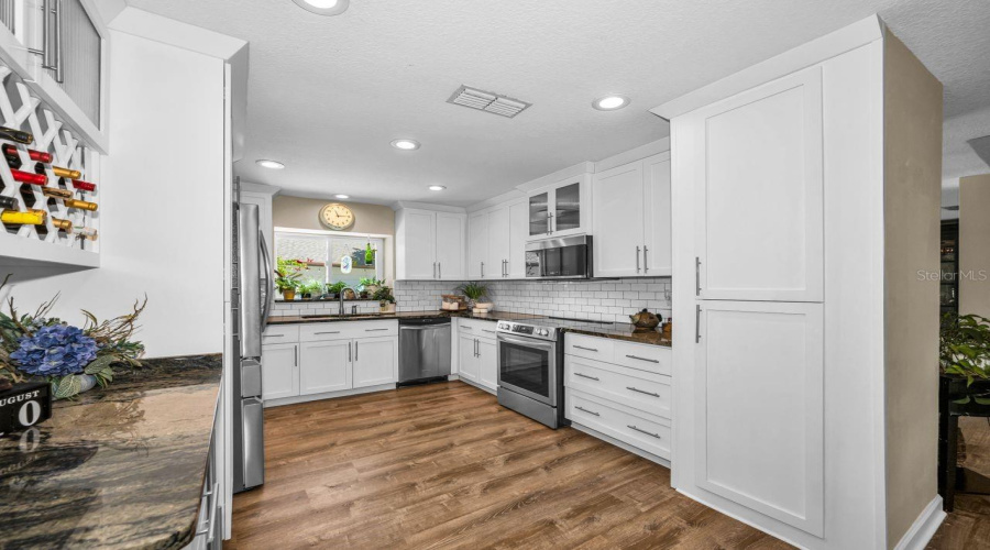 Tampa, Florida 33635, 3 Bedroom Bedrooms, ,2 Bathroombathrooms,Residential,For Sale,Silvermill,0,Mfrtb8539438