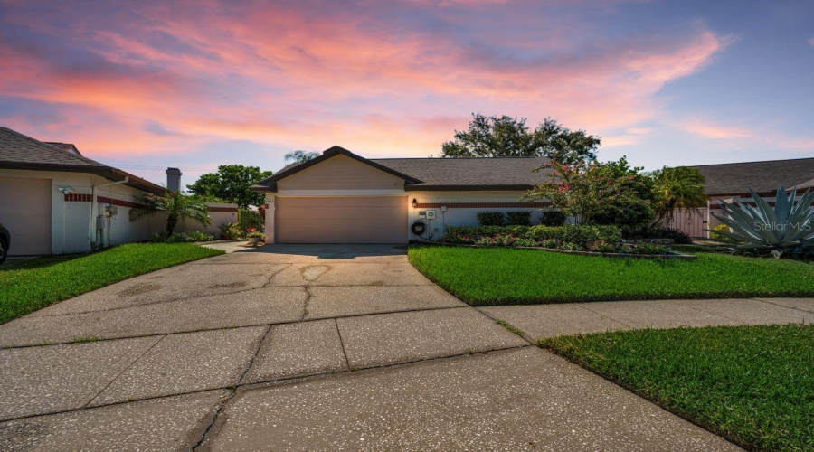 Tampa, Florida 33635, 3 Bedroom Bedrooms, ,2 Bathroombathrooms,Residential,For Sale,Silvermill,0,Mfrtb8539438