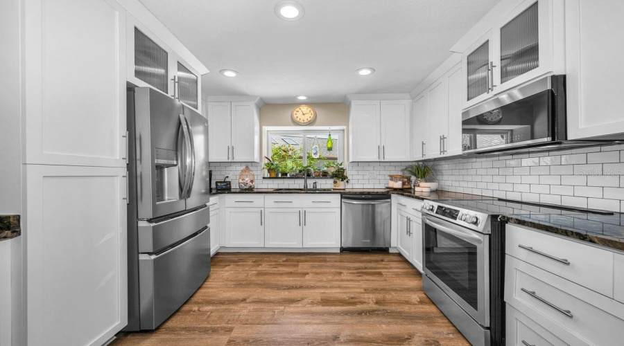 Tampa, Florida 33635, 3 Bedroom Bedrooms, ,2 Bathroombathrooms,Residential,For Sale,Silvermill,0,Mfrtb8539438