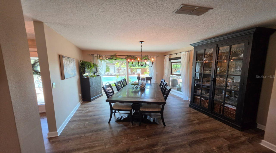 Tampa, Florida 33635, 3 Bedroom Bedrooms, ,2 Bathroombathrooms,Residential,For Sale,Silvermill,0,Mfrtb8539438