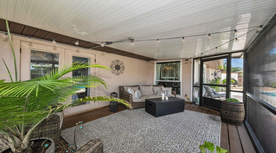 Tampa, Florida 33635, 3 Bedroom Bedrooms, ,2 Bathroombathrooms,Residential,For Sale,Silvermill,0,Mfrtb8539438