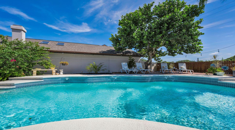 Tampa, Florida 33635, 3 Bedroom Bedrooms, ,2 Bathroombathrooms,Residential,For Sale,Silvermill,0,Mfrtb8539438