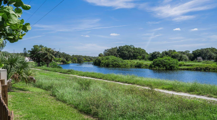 Tampa, Florida 33635, 3 Bedroom Bedrooms, ,2 Bathroombathrooms,Residential,For Sale,Silvermill,0,Mfrtb8539438