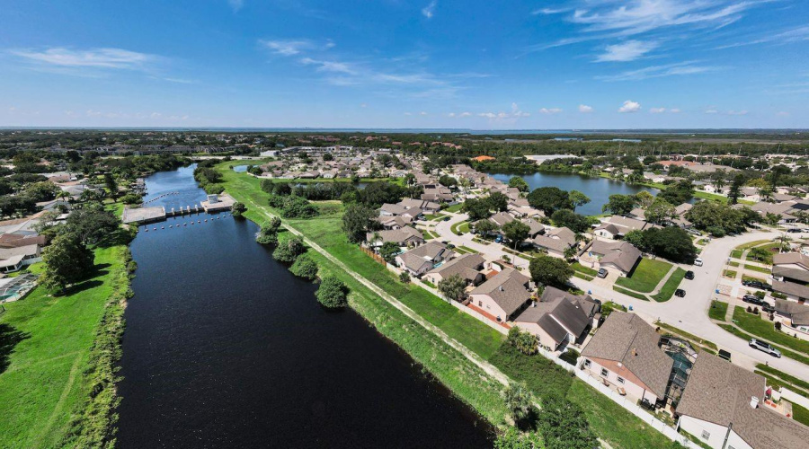 Tampa, Florida 33635, 3 Bedroom Bedrooms, ,2 Bathroombathrooms,Residential,For Sale,Silvermill,0,Mfrtb8539438