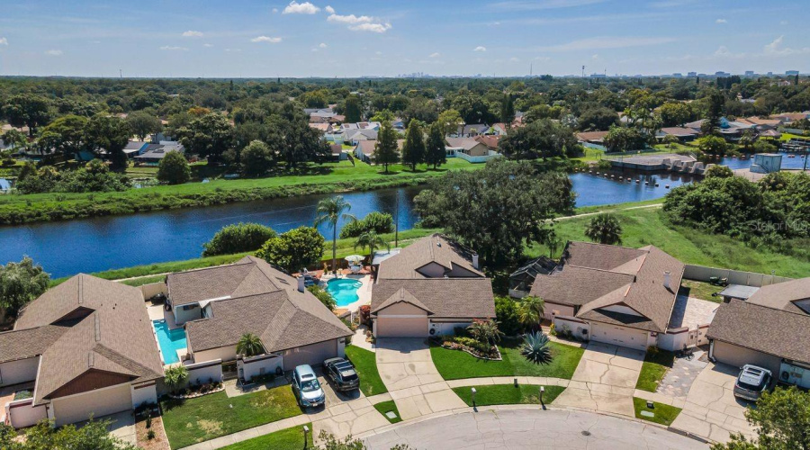 Tampa, Florida 33635, 3 Bedroom Bedrooms, ,2 Bathroombathrooms,Residential,For Sale,Silvermill,0,Mfrtb8539438