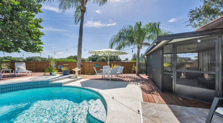 Tampa, Florida 33635, 3 Bedroom Bedrooms, ,2 Bathroombathrooms,Residential,For Sale,Silvermill,0,Mfrtb8539438