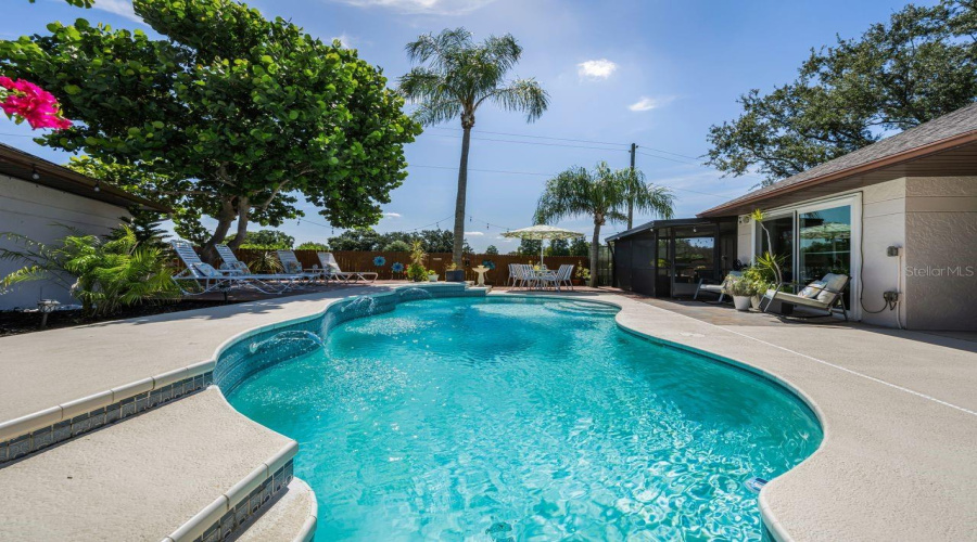 Tampa, Florida 33635, 3 Bedroom Bedrooms, ,2 Bathroombathrooms,Residential,For Sale,Silvermill,0,Mfrtb8539438