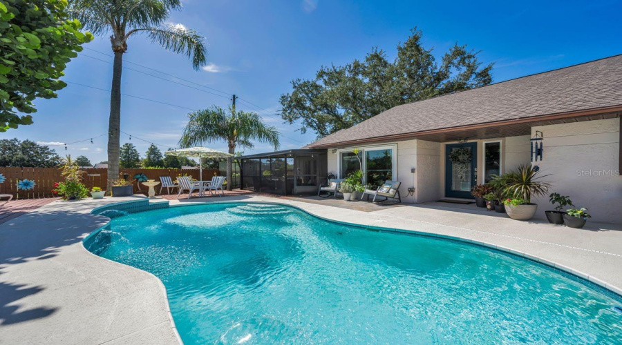 Tampa, Florida 33635, 3 Bedroom Bedrooms, ,2 Bathroombathrooms,Residential,For Sale,Silvermill,0,Mfrtb8539438
