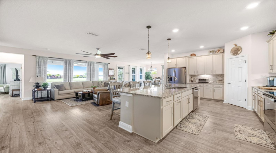 Palmetto, Florida 34221, 4 Bedroom Bedrooms, ,3 Bathroombathrooms,Residential,For Sale,Gavella,0,Mfrtb8498687