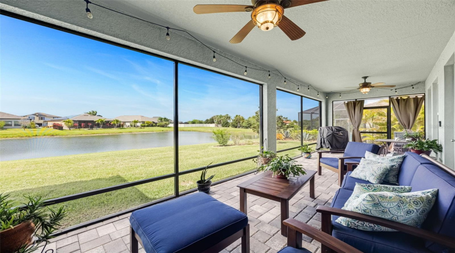 Spacious Back Lanai