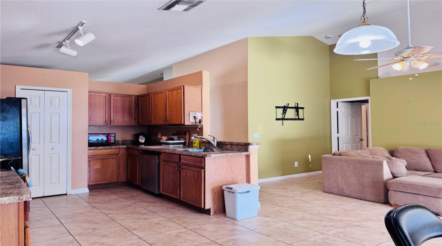 Orlando, Florida 32824, 4 Bedroom Bedrooms, ,2 Bathroombathrooms,Residential,For Sale,Lytton,0,Mfro6429673