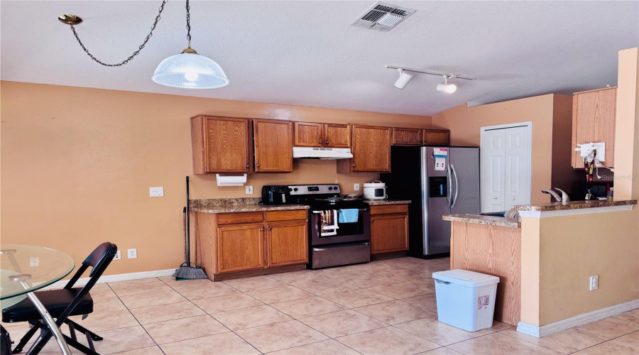 Orlando, Florida 32824, 4 Bedroom Bedrooms, ,2 Bathroombathrooms,Residential,For Sale,Lytton,0,Mfro6429673