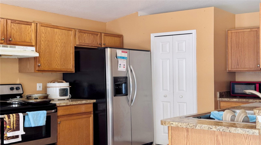 Orlando, Florida 32824, 4 Bedroom Bedrooms, ,2 Bathroombathrooms,Residential,For Sale,Lytton,0,Mfro6429673