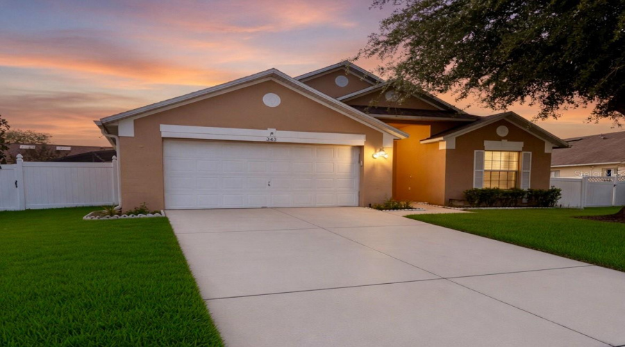 Orlando, Florida 32824, 4 Bedroom Bedrooms, ,2 Bathroombathrooms,Residential,For Sale,Lytton,0,Mfro6429673