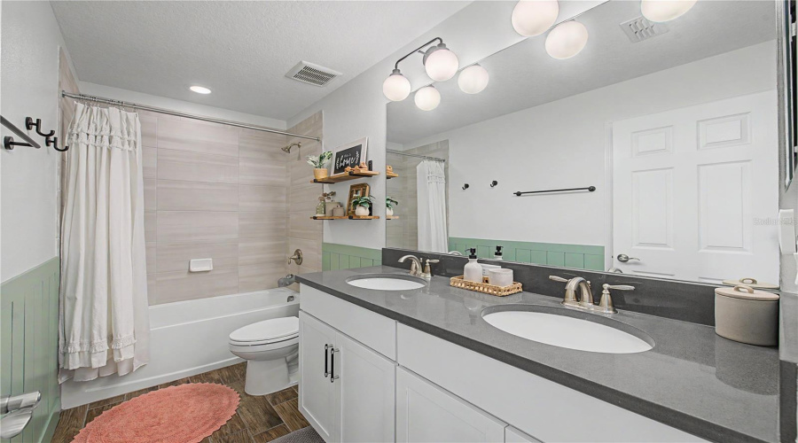 Lutz, Florida 33558, 5 Bedroom Bedrooms, ,3 Bathroombathrooms,Residential,For Sale,Breynia,0,Mfrp4939593
