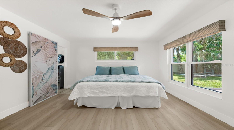 Clearwater Beach, Florida 33767, 3 Bedroom Bedrooms, ,3 Bathroombathrooms,Residential,For Sale,Bay Esplanade,0,Mfrtb8509329