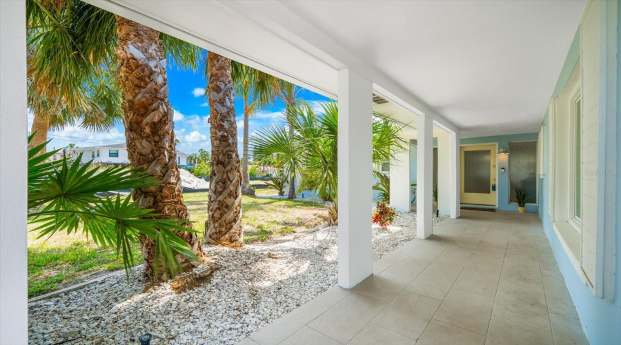 Clearwater Beach, Florida 33767, 3 Bedroom Bedrooms, ,3 Bathroombathrooms,Residential,For Sale,Bay Esplanade,0,Mfrtb8509329