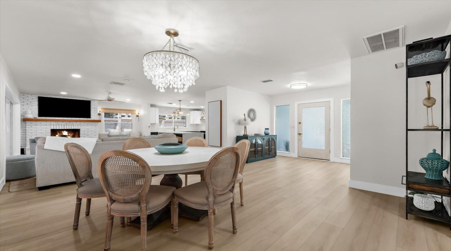 Clearwater Beach, Florida 33767, 3 Bedroom Bedrooms, ,3 Bathroombathrooms,Residential,For Sale,Bay Esplanade,0,Mfrtb8509329