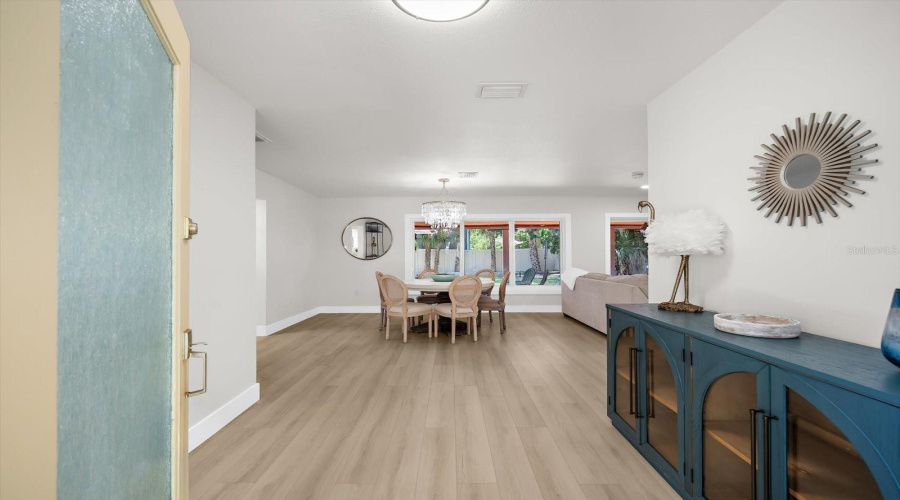 Clearwater Beach, Florida 33767, 3 Bedroom Bedrooms, ,3 Bathroombathrooms,Residential,For Sale,Bay Esplanade,0,Mfrtb8509329