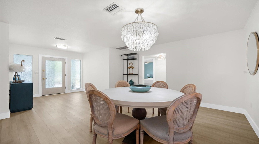 Clearwater Beach, Florida 33767, 3 Bedroom Bedrooms, ,3 Bathroombathrooms,Residential,For Sale,Bay Esplanade,0,Mfrtb8509329
