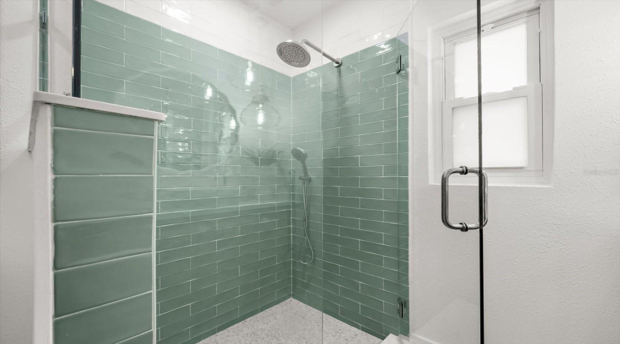 Clearwater Beach, Florida 33767, 3 Bedroom Bedrooms, ,3 Bathroombathrooms,Residential,For Sale,Bay Esplanade,0,Mfrtb8509329