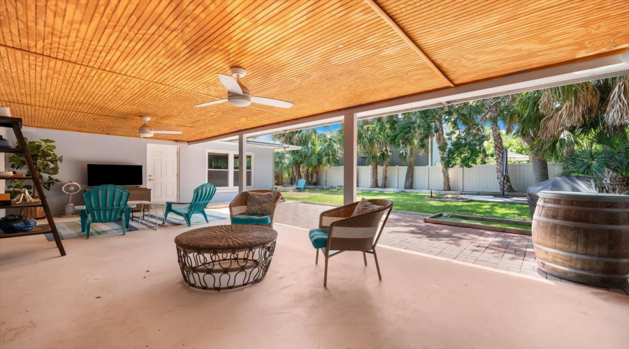 Clearwater Beach, Florida 33767, 3 Bedroom Bedrooms, ,3 Bathroombathrooms,Residential,For Sale,Bay Esplanade,0,Mfrtb8509329