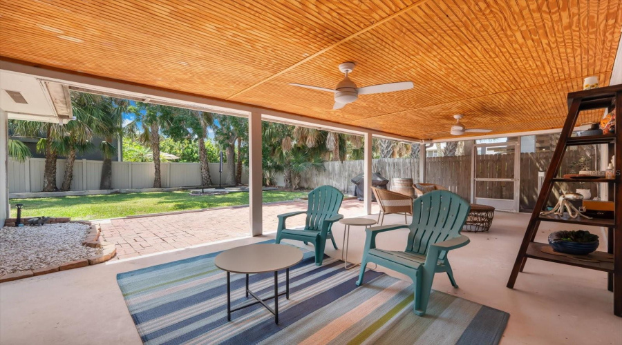 Clearwater Beach, Florida 33767, 3 Bedroom Bedrooms, ,3 Bathroombathrooms,Residential,For Sale,Bay Esplanade,0,Mfrtb8509329