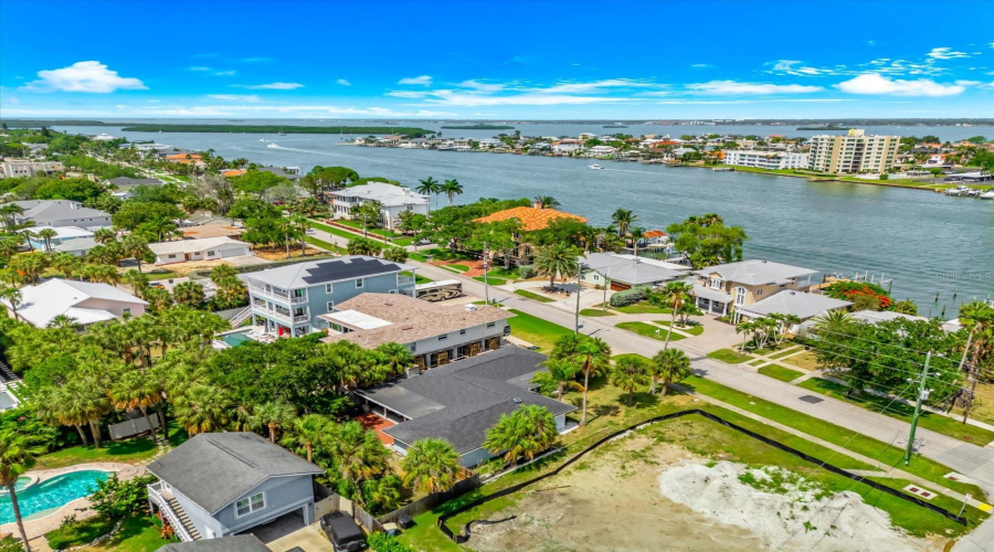 Clearwater Beach, Florida 33767, 3 Bedroom Bedrooms, ,3 Bathroombathrooms,Residential,For Sale,Bay Esplanade,0,Mfrtb8509329